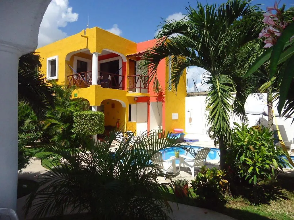El Acuario Hotel بلايا ديل كارمن المكسيك