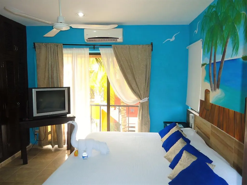 El Acuario Hotel بلايا ديل كارمن 3*,